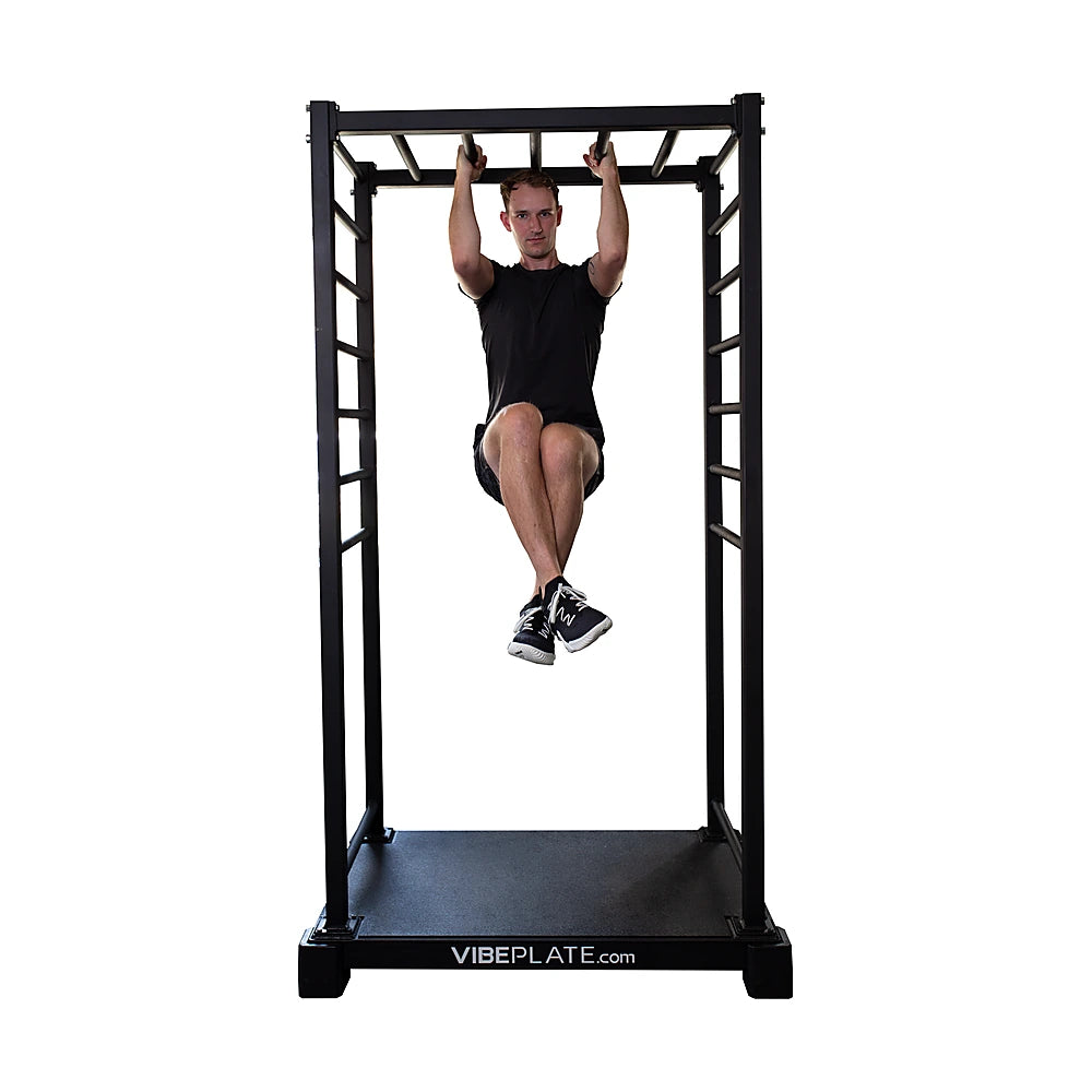 Man performing a hanging knee raise on the VibeStretch