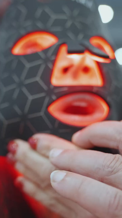 Live demonstration of the Lumara VISO red light therapy mask